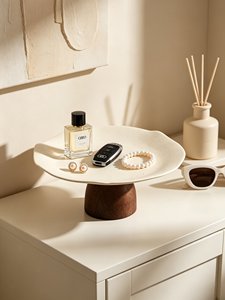 Plateau <span class=keywords><strong>de</strong></span> rangement en céramique à bords ondulés avec piétement en bois massif, coupelle surélevée pour clés, bijoux, parfums et décoration <span class=keywords><strong>de</strong></span> commode - Product Image 5