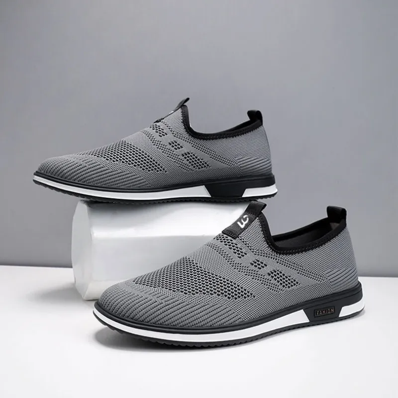 Summer New Light Thin Breathable Casual Mesh Shoes One Step Lazy Outdoor Sports Walking Shoes for Men