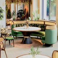 Ensemble de meubles de restaurant en rotin et bois avec canapé en tissu durable personnalisé pour café et salon de thé