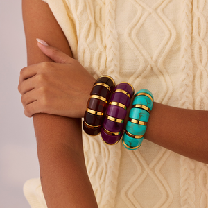 Bracelet élastique en résine vintage teintée irrégulière - Anneau de main luxueux au look haut de gamme - Product Image 1