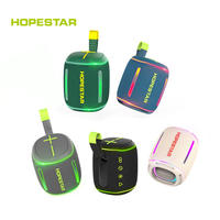 Altavoz Bluetooth Portátil Hopestar P63 de 10 W, Resistente al Agua IPX6, Luces RGB Inteligentes, Graves Profundos, Radio FM, Sonido de 360° para Viajes al Aire Libre