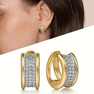 Pendientes simples con diseño de aro geométrico unisex, accesorios para las orejas de uso diario - Product Image 1