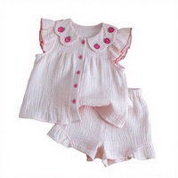 Ensemble d'été décontracté pour filles, style coréen, avec chemise brodée fraise et short, motif dessin animé mignon, en tissu peigné respirant