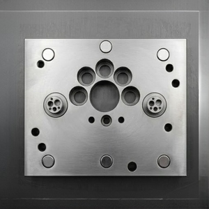 Plaque de fixation industrielle en acier doux de précision, tolérance zéro point zéro cinq millimètres, base de travail métallique de précision - Product Image 2