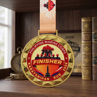 Médaille de course en alliage de zinc doré avec finition émaillée, logo graphique d'équipe personnalisé en 3D, pulvérisation de couleur, bord taillé en diamant