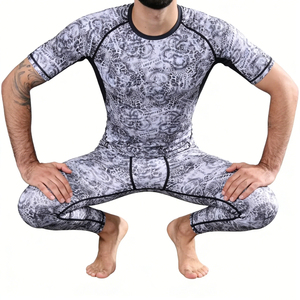 Rashguard BJJ Stile Manto - Rashguard Unico a Taglio Lungo per Jiu Jitsu da Uomo, Rashguard BJJ Personalizzato con Copertura Toracica Estesa - Product Image 6