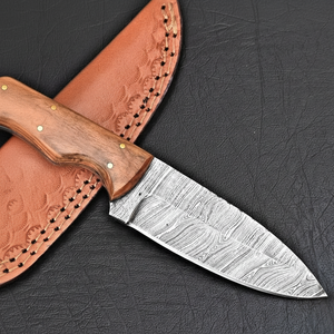 Couteau de chasse de camping à lame fixe en acier damas forgé à la main personnalisé manche en palissandre couverture en cuir support OEM nouveau design - Product Image 1