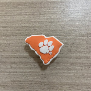 신상품 고품질 스포츠 럭비 신발 액세서리 도매 NCAA 호랑이 로고 NCAA 팬을위한 축구 PVC 막신 신발 매력 - Product Image 4