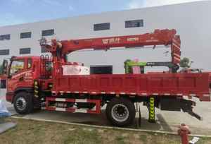 شاحنة دونغفنغ D1L بقوة 200 حصان 4×2 مع هيكل ورافعة هيدروليكية تلسكوبية مستقيمة بخمسة أقسام بحمولة 8 أطنان ومضخة محرك عالية الكفاءة - Product Image 3