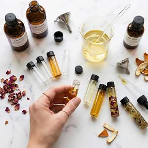 Petites fioles en verre transparentes de 8 ml avec bouchon à vis noir pour produits chimiques de laboratoire - Product Image 4