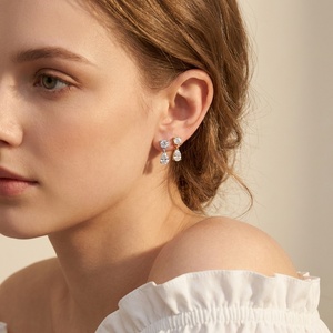 Boucles d'oreilles pendantes en argent sterling 925 plaqué or, serties de moissanite ronde et en forme de <span class=keywords><strong>poire</strong></span>, couleur D, pureté VVS1, pour usage quotidien – Nouveauté très prisée - Product Image 4