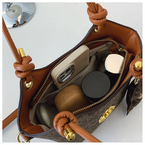 2025 vente en gros célèbre <span class=keywords><strong>marque</strong></span> femmes sacs à main <span class=keywords><strong>de</strong></span> créateur <span class=keywords><strong>de</strong></span> luxe Portable sacs à fermeture éclair avec lettre décoration Style <span class=keywords><strong>de</strong></span> mode - Product Image 5