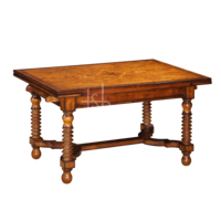 Table à manger extensible Renaissance avec plateau en bois de burl, incrustation marqueterie, pieds tournés et traverse en H festonnée