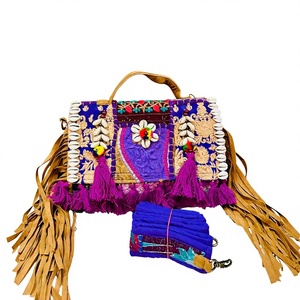 Sac à bandoulière bohème brodé pour femme avec pompons, décor coquillage, motif fil bleu, deux poignées, résistant à l'eau, utilisable toutes saisons - Product Image 3