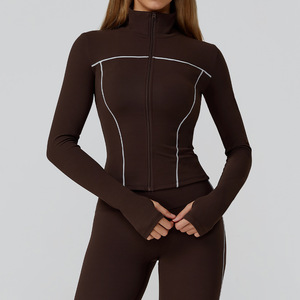 <span class=keywords><strong>Set</strong></span> <span class=keywords><strong>da</strong></span> Yoga <span class=keywords><strong>da</strong></span> <span class=keywords><strong>Donna</strong></span> Senza Cuciture con Logo Personalizzato, Completo <span class=keywords><strong>da</strong></span> Allenamento, Pantaloni <span class=keywords><strong>da</strong></span> Yoga, Leggings e Reggiseno Sportivo, Tuta <span class=keywords><strong>da</strong></span> Yoga, <span class=keywords><strong>Set</strong></span> <span class=keywords><strong>da</strong></span> <span class=keywords><strong>Palestra</strong></span> e Fitness - Product Image 5