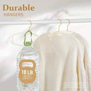 Perchas de Plástico Premium Transparentes, Resistentes, Ecológicas y Ligeras con Ganchos Dorados, Sin Presión en los Hombros, Ahorro de Espacio para Armario - Product Image 6