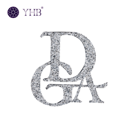 Strass en gros en résine thermodurcissable, motifs lettres thermocollants pour vêtements DIY