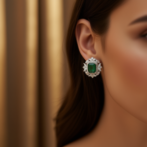 Orecchini a Perno in Oro Bianco con Smeraldi e Diamanti a Taglio Marquise, Design Floreale, Gioielli di Lusso da Sposa per Donne - Product Image 2