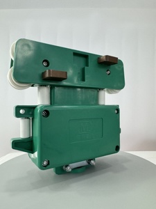 DEMAELECTRIC, último colector de corriente moderno para sistema de barra conductora cerrada de grúa (individual), entrega de fábrica - Product Image 3