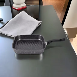 Modern Non-Stick Carbon Steel Skillet with Glass Cover Eco-Friendly <strong>Square</strong> <strong>Frying</strong> <strong>Pan</strong> for Breakfast Cooking - Product Image 5