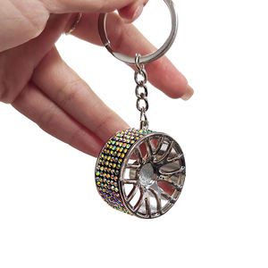 Porte-clés de moyeu de roue en métal de luxe personnalisable les derniers accessoires d'intérieur de voiture pour les véhicules de luxe et les motos - Product Image 3