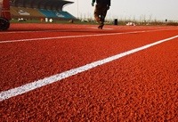 Matériaux de piste de course synthétique certifiés IAAF en gros, système de coulage complet, épaisseur 13 mm, piste athlétique en caoutchouc intérieure/extérieure