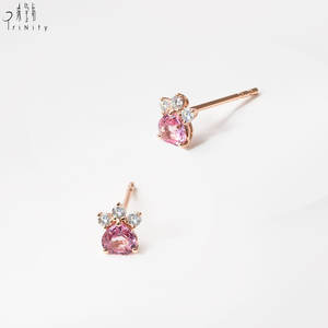 Boucles d'oreilles tendance en or rose 18 carats pur avec pierres précieuses véritables, diamants et saphir rose naturel taille cœur – Nouveauté très prisée - Product Image 3