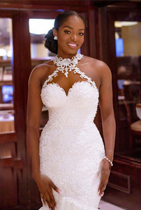 Vestidos de Novia de Talla Grande con Cuello Halter y Apliques de Encaje, Estilo Sirena, para Novias de Raza Negra, Estilo Árabe, con Cola de Capilla, de Satén - Product Image 4