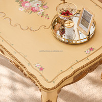 Table à manger carrée en bois massif de style européen traditionnel peinte à la main de luxe française 6 places avec un design antique pour une utilisation hôtelière
