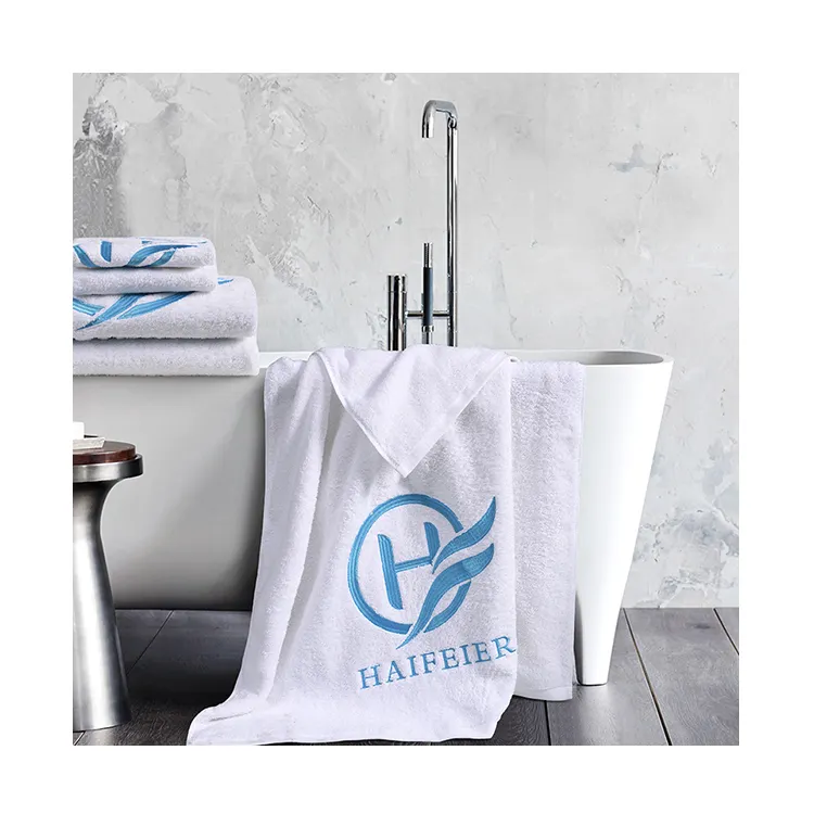 Fabrika doğrudan fiyat profesyonel özel baskı Logo pamuk otel banyo havlusu