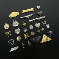 Plaque métallique gravée et embossée personnalisée avec logo de marque, étiquette de couture pour vêtements, chaussures, sacs, chapeaux