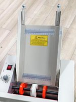 Machine à plier les pages de couleur d'instructions automatiques de petite taille ZE-9B/2