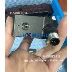 Sensor de Desplazamiento Láser Banner LE250IQ L-GAGE, Rango de 100-400 mm, 24 VCC, 4-20 mA, Usado - Product Image 4