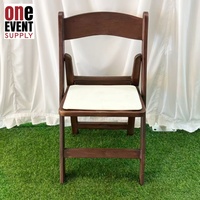 Chaise de jardin en résine à motif bois brun, design à lattes, pour événements extérieurs, équipement de location en gros