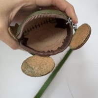 Porte-monnaie grenouille en cuir pleine fleur fait main, pochette animale 3D mignonne, mini portefeuille portable à fermeture éclair avec dragonne pour pièces de monnaie et petits essentiels