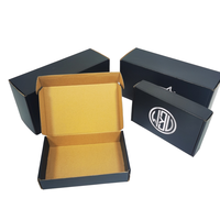 Boîte postale cadeau en carton ondulé personnalisée de luxe pour chaussettes Emballage en carton de luxe gaufré Enveloppe en carton d'expédition