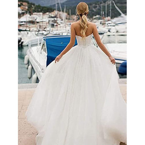 Elegant Lace Ball Gown Wedding Dress Sweetheart Neckline Tulle Ivory White Bridal Long Train Strapless - Product Image 4