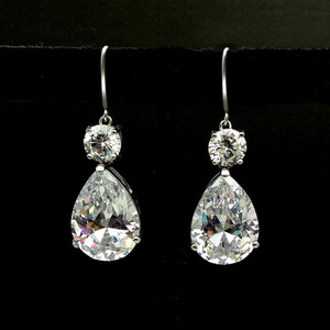 Orecchini a goccia scintillanti per donna, tono argento, stile ufficio, gioielli per le orecchie - Product Image 1