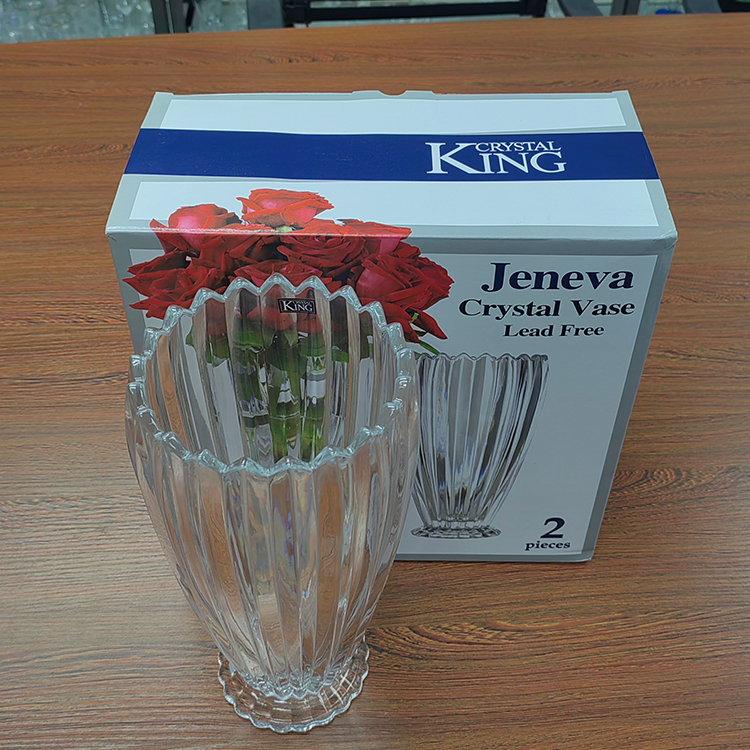 ゴージャス 豪華 クリスタル ガラス花瓶 中古品 ゴージャス 豪華 クリスタル ガラス花瓶 中古品 工芸品