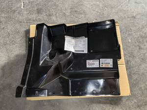 Pièces d'origine Isuzu Japon Garde-boue avant 8-98039851-1 pour Isuzu FVZ34N/6HK1 - Product Image 3