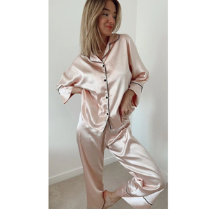 Conjunto de Pijamas Largos para Mujer en Material Sostenible, Tela de Seda y Algodón Orgánico, Servicio de Fabricación OEM ODM en Fábrica de Vietnam - Product Image 2