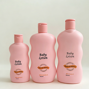 Vente en gros de lotion pour bébé à base de plantes de 500 ml pour le visage et le corps - Ultra douce avec de l'huile d'amande, de la vitamine E et de l'aloe vera - Product Image 5