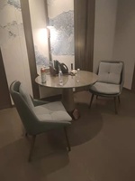 Ensemble de meubles modernes et luxueux pour chambres d'hôtel Projet Marriott Tissu en bois Salon Salle à manger Fabricant de meubles d'hôtel fabriqués