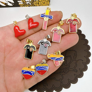 Breloques en émail sur le thème du Venezuela JS2072 : drapeau, carte, maillot de foot, cœur et croix pour la fabrication de bijoux - Product Image 1