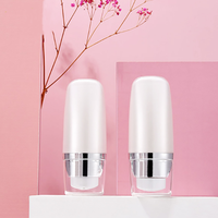 Flacon pompe sans air en acrylique à double paroi de 30 ml, forme ovale, pour lotion, sérum, crème solaire, crème pour le visage, design inversé