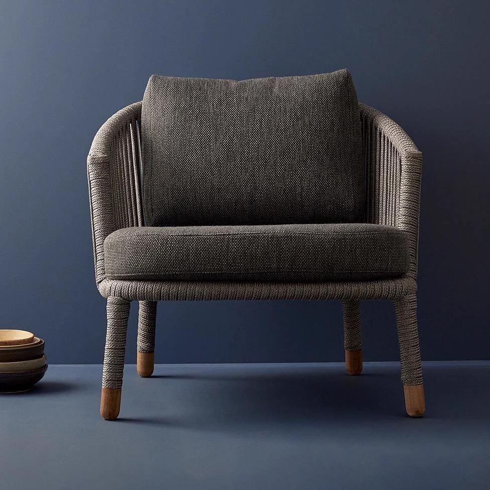 canapé simple, gris foncé