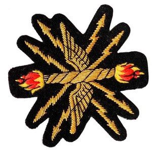 Badge brodé à la main en fil de soie de qualité supérieure, accessoire de mode pour vêtements, vente en gros - Product Image 5