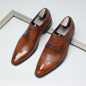 Zapatos de Vestir Casuales de Negocios para Hombre de Cuero de Ante Retro Personalizados de Alta Calidad con Tacón para Otoño, Boda, Sin Cordones, que Aumentan la Altura - Product Image 3