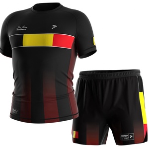 Pantalones Cortos Deportivos Elite para Hombre con Tela Flexible que Absorbe el Sudor y Estilo Competitivo Inspirado en la Bandera Nacional - Product Image 2