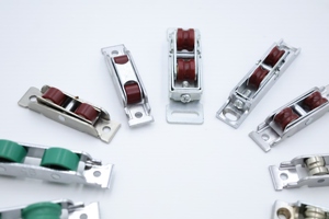UPVC trượt CửA Sổ Con Lăn Đôi bánh xe phụ kiện phần cứng apposite hiện đại Nylon PVC nhựa thép cửa sổ ròng rọc - Product Image 2